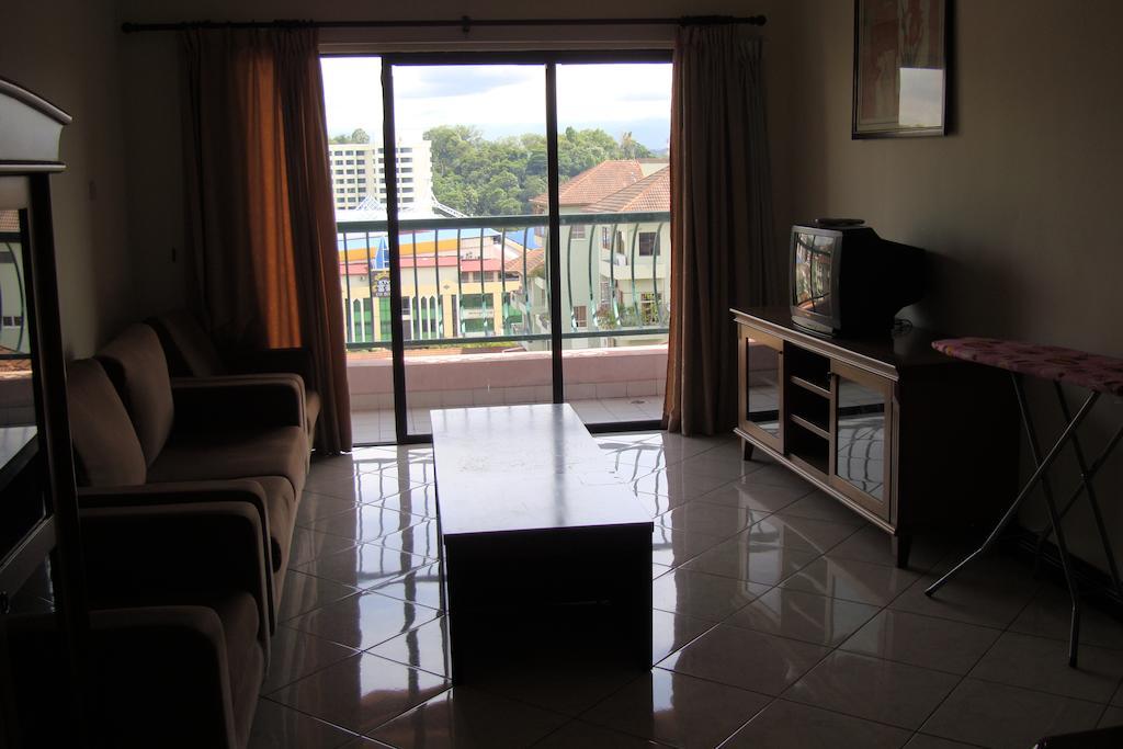 Dorcas Service Apartment - Marina Court Kota Kinabalu Esterno foto