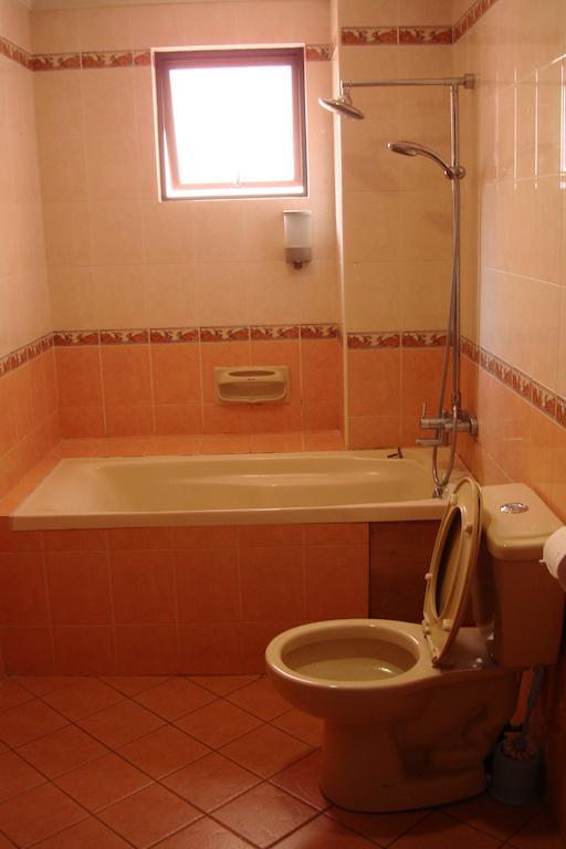 Dorcas Service Apartment - Marina Court Kota Kinabalu Esterno foto