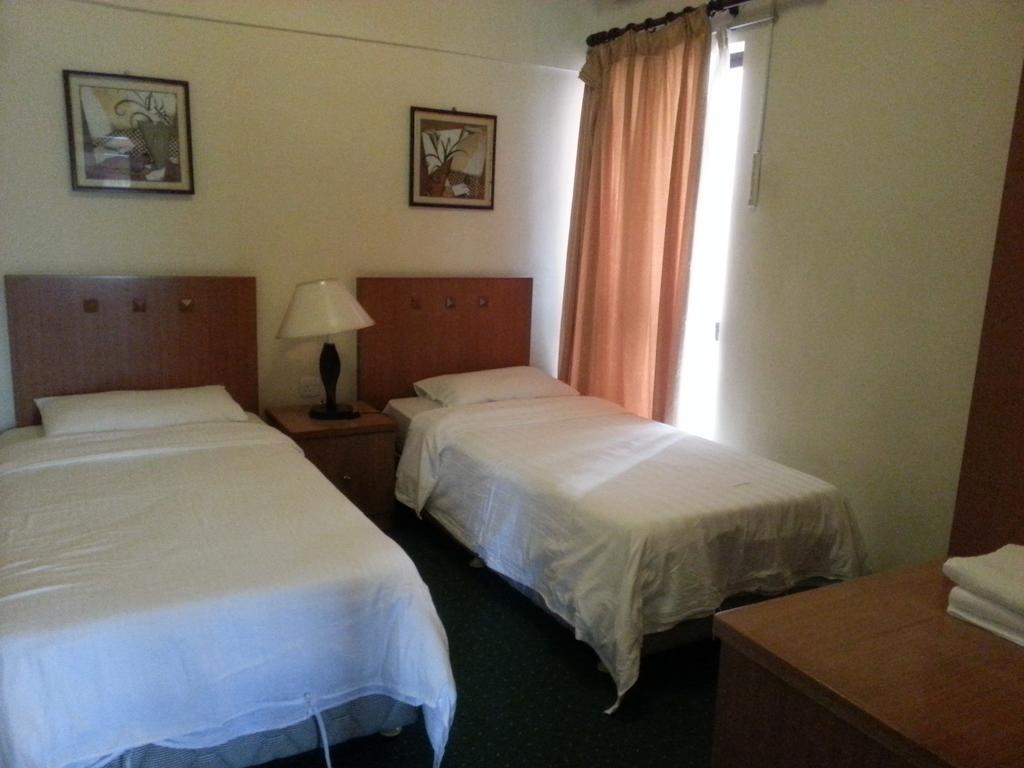 Dorcas Service Apartment - Marina Court Kota Kinabalu Esterno foto