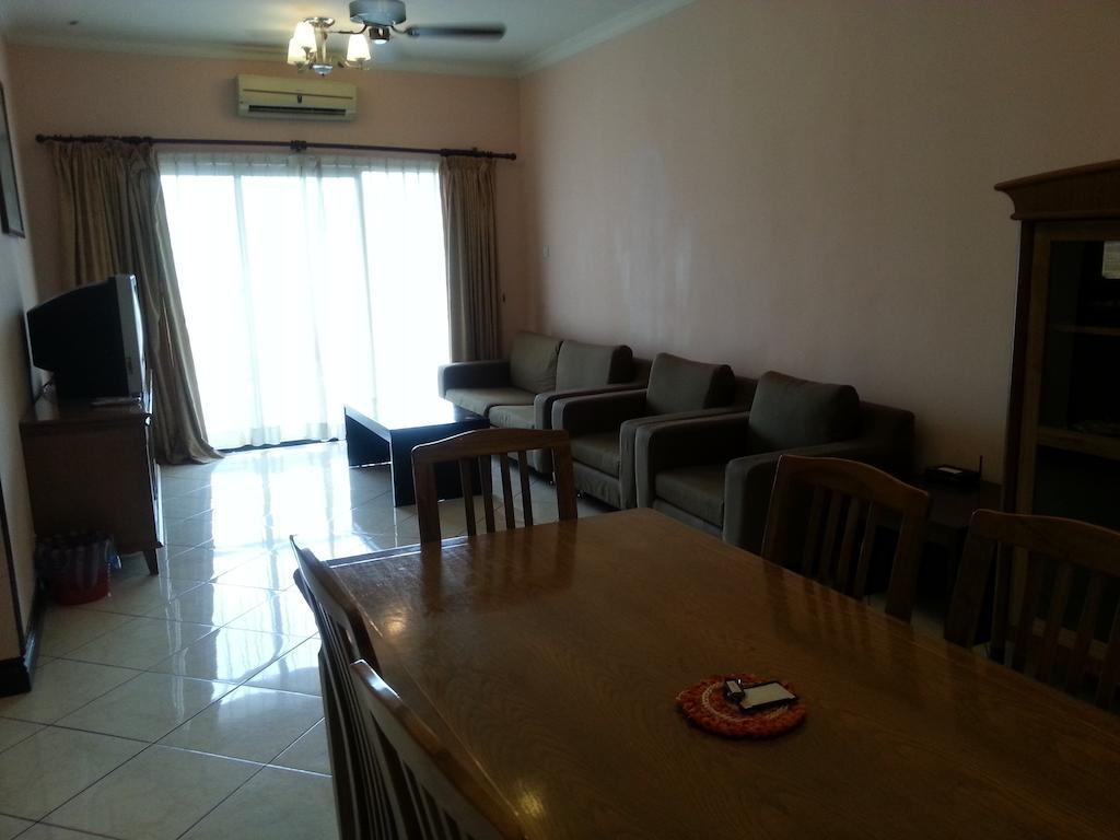 Dorcas Service Apartment - Marina Court Kota Kinabalu Esterno foto