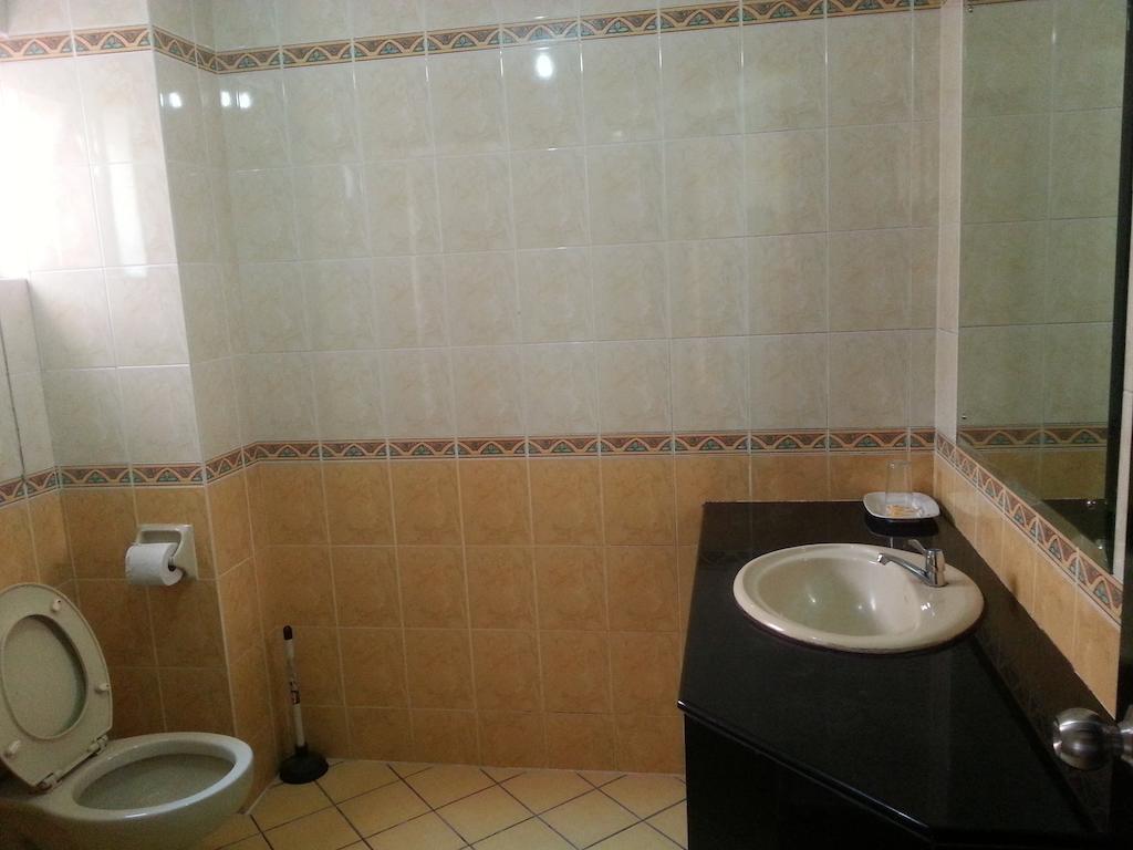 Dorcas Service Apartment - Marina Court Kota Kinabalu Esterno foto